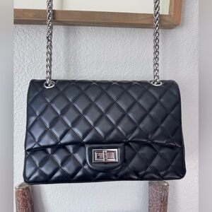 Black Quilted chain turnlock shoulder bag purse